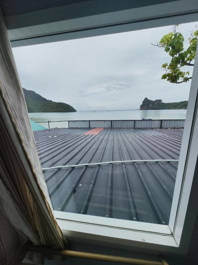 Hostel Ocean Club Phi Phi Don